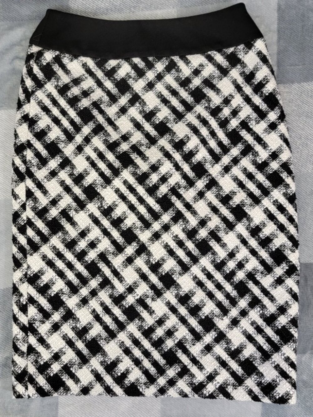 WHBM Wool Blend Black White Weave Pattern Knee Length Pencil Skirt Size 6 - Picture 14 of 14
